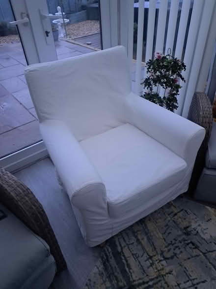 Photo of free Comfortable chair (Np47lz) #1