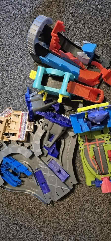 Photo of free Hot wheels track (County Bridge WS2) #1