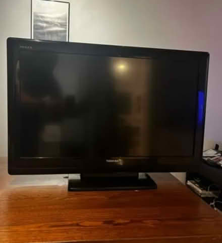 Photo of free TVS (Dayton) #3