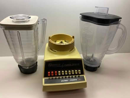 Photo of free blender with two pitchers (Spring Hill, Somerville) #1