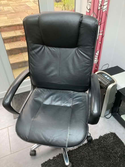 Photo of free Office/Desk chair. (Woolmer Hill GU27) #1