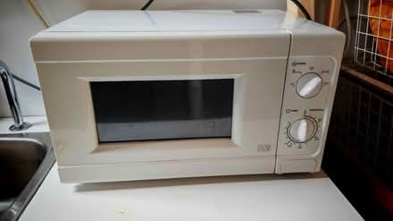 Photo of free Microwave (BR4 West Wickham) #1