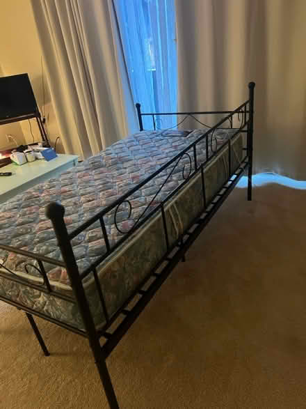 Photo of free Daybed (Newington) #3