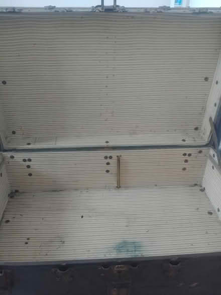 Photo of free Vintage trunk (Nr South Norwood Lakes SE19) #3