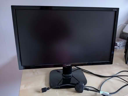 Photo of free computer monitor screen (Woolstone MK15) #1