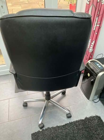 Photo of free Office/Desk chair. (Woolmer Hill GU27) #2
