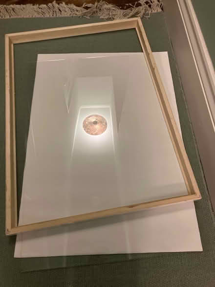 Photo of free Large frame (Se59aw) #1