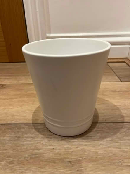 Photo of free White little pot (Bagshot GU1) #2