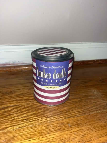 Photo of free Yankee candle (Royal Oak, MI) #1