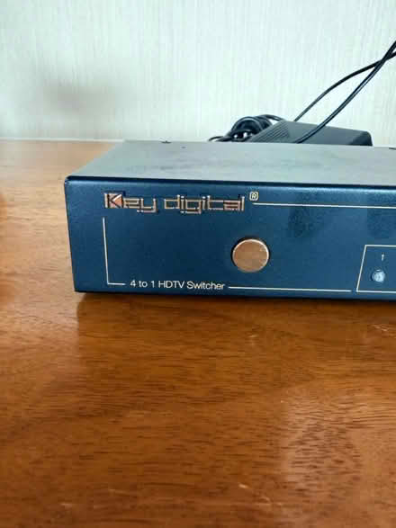 Photo of free Key Digital 4 to 1 video switcher (Upper West side. West 83.) #3