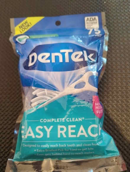 Photo of free Dentek Easy Reach Complete Clean Floss Picks (Merton SW19) #1