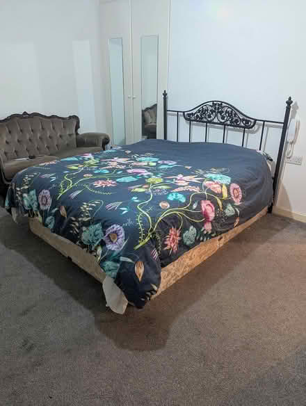 Photo of free King sized divan bed (SE25 6GH) #4