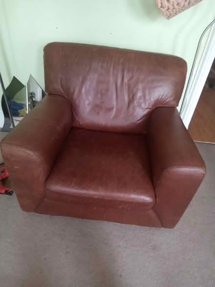 Photo of free Single Italian leather chair (Leeds LS7) #1