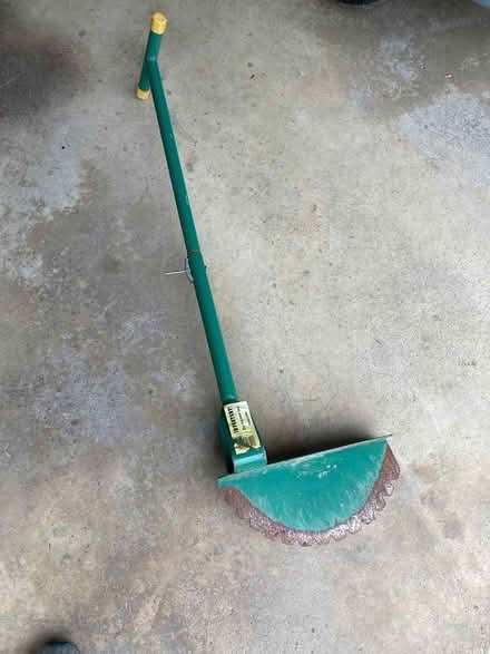 Photo of free Manual Lawn edger (East side of Columbia) #1