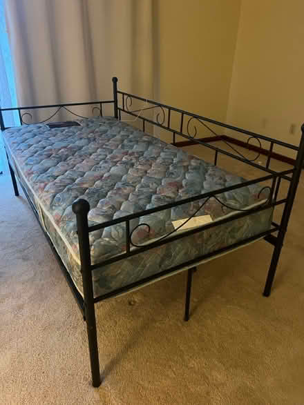 Photo of free Daybed (Newington) #2
