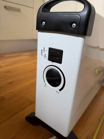 Photo of free Small heater (Wimbledon SW20) #2