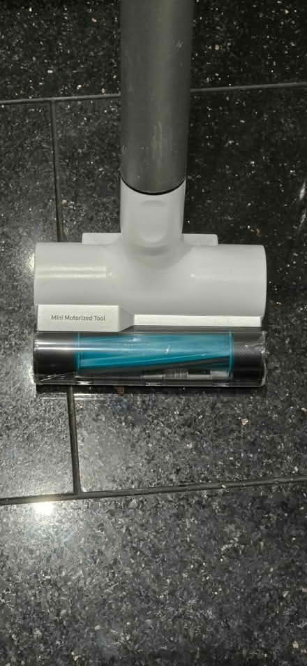 Photo of free Samsung cordless hoover (Becontree RM8) #4