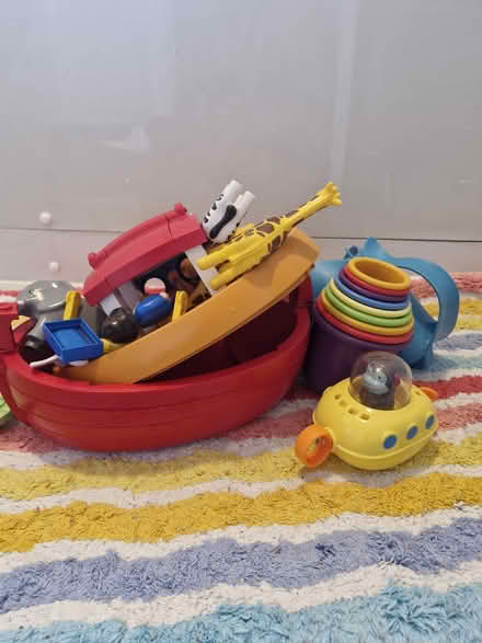 Photo of free Bundle of bath toys (Mitcham) #1