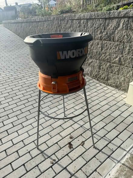 Photo of free Worx WG430 Electric Leaf Mulcher (Magnolia Seattle 98199) #1