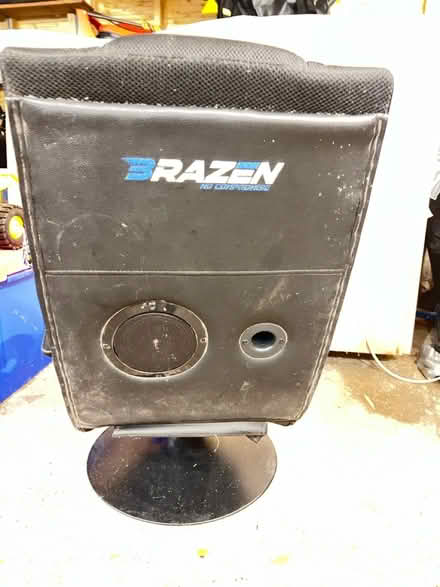 Photo of free brazen gaming chair (Knaphill) #3
