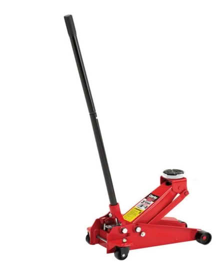 Photo of Car/trolley jack (City Centre NR1) #1