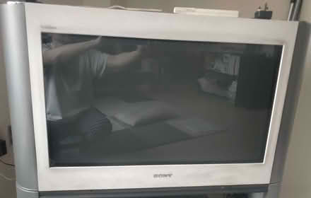 Photo of free Sony 32inch TV (Millwall E14) #1