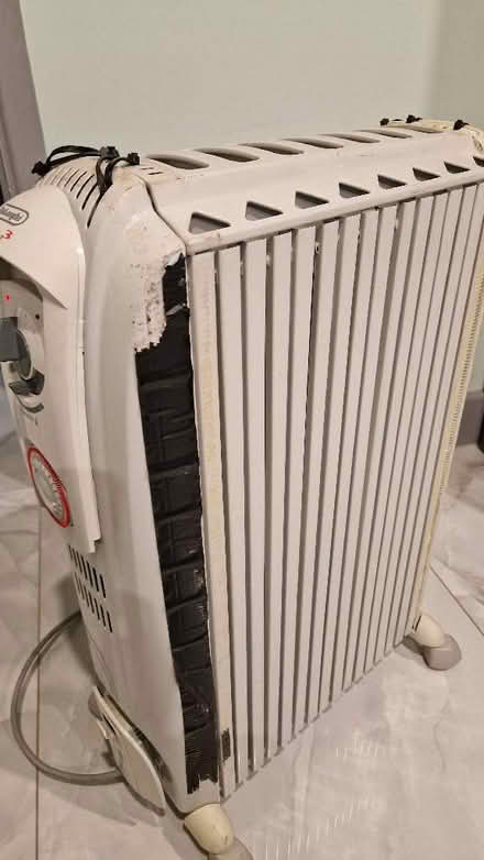Photo of free Delonghi oil filled radiator 2kw (Far Bletchley MK3) #3
