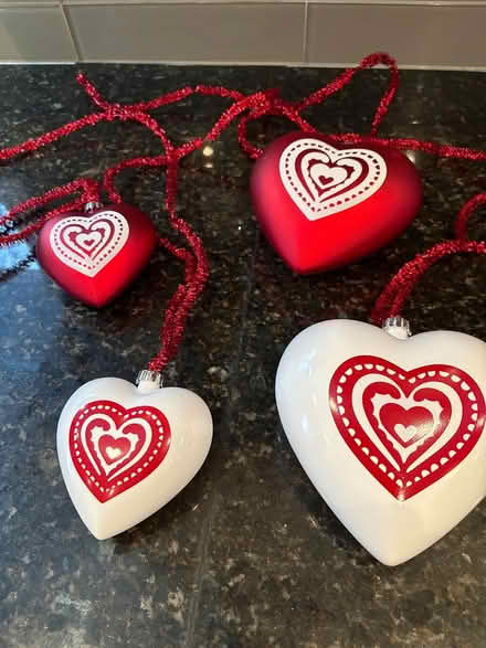 Photo of free Hearts -Red and -White @20 (Clarkson L5J 2X6) #2