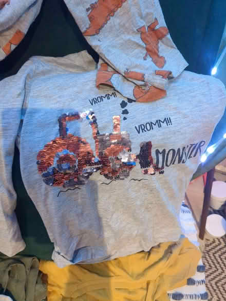 Photo of free Clothes for 2-3 year olds (Bromham MK43) #2