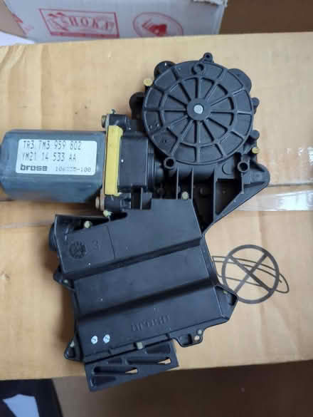 Photo of free VW Sharon window motor and switch (IG4) #1