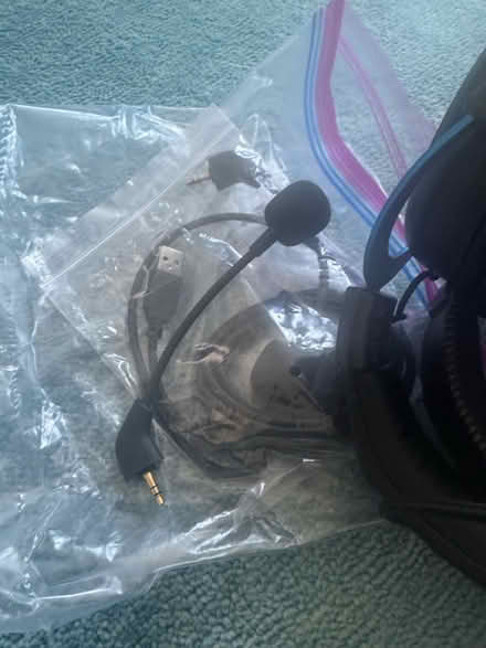 Photo of free Headphones with microphones (Alameda) #1