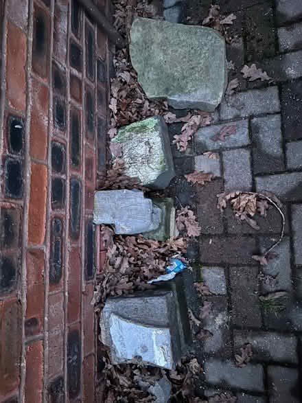 Photo of free 1/2 bricks & breeze blocks (St Leonards TN38) #2