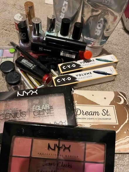Photo of free Old makeup (see description) (Fulwood PR2) #1