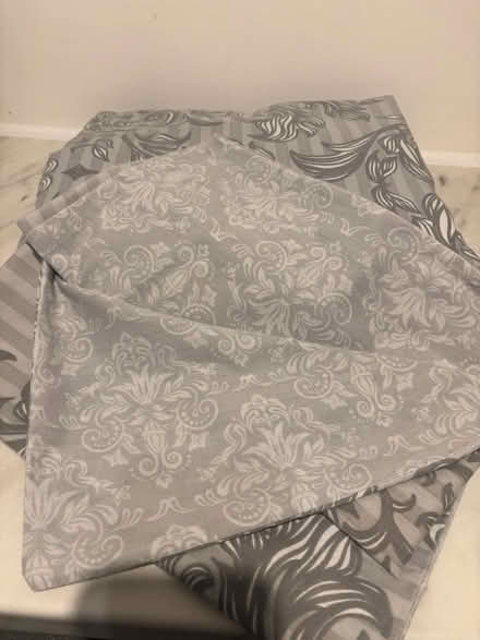 Photo of free Super King size duvet set (CT15) #1