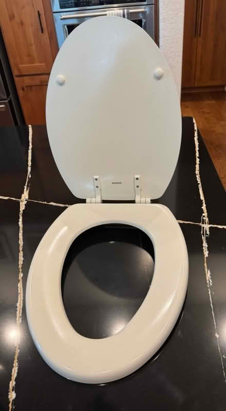 Photo of free Toilet Seat (IH-10 @ Fair Oaks Parkway) #2