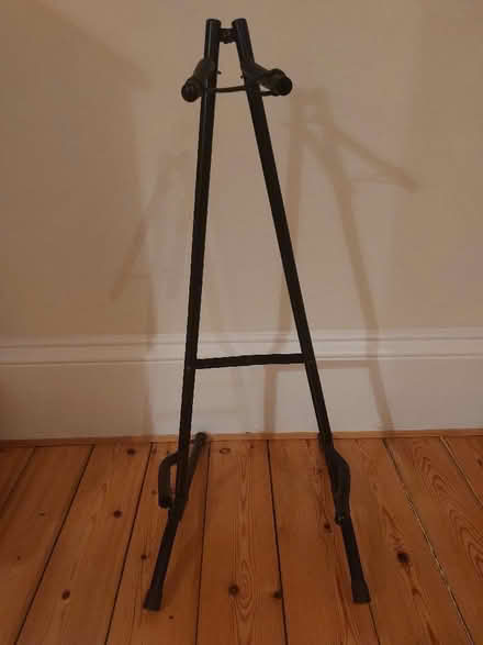 Photo of free Guitar stand (Eskbank EH22) #1