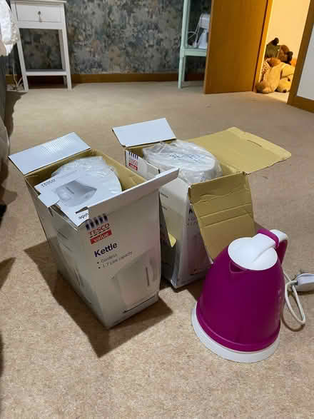 Photo of free 3 unused kettles (Murton/Hilton CA16) #1