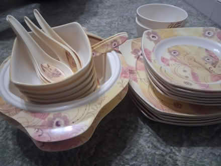 Photo of free Dinner set (DE3 0PW) #1