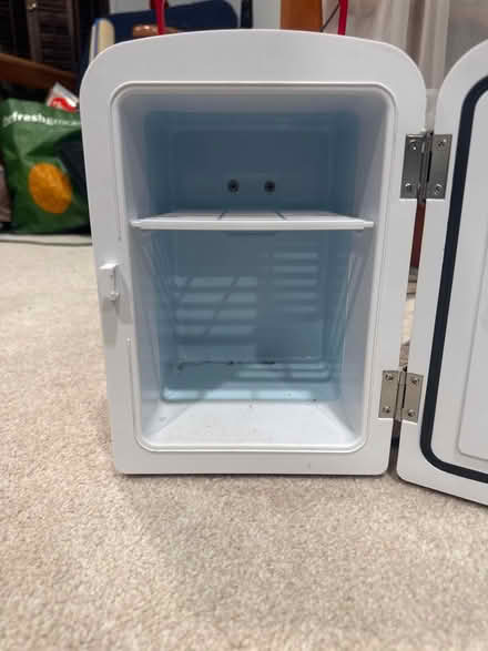 Photo of free Mini beverage cooler (Stuyvesant Heights) #2