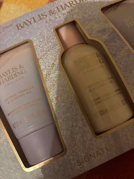 Photo of free Bayliss and Harding shower and body set (Southdown) #2