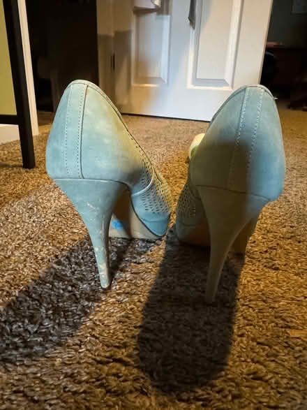 Photo of free Size 8 blue pumps (Odenton) #2