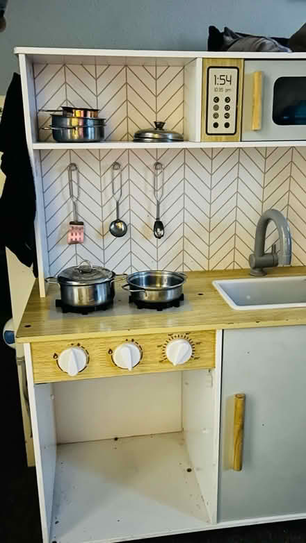 Photo of free Toy kitchen with accessories (MK6 3DJ tinkers bridge) #2