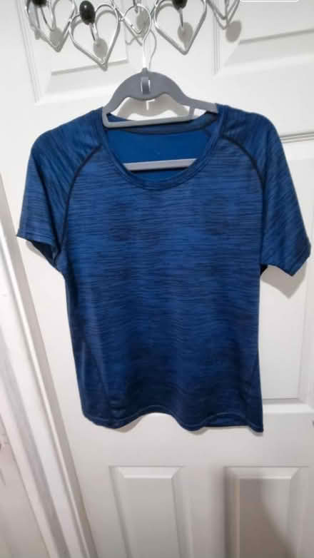 Photo of free T shirts (B37 6DN) #2