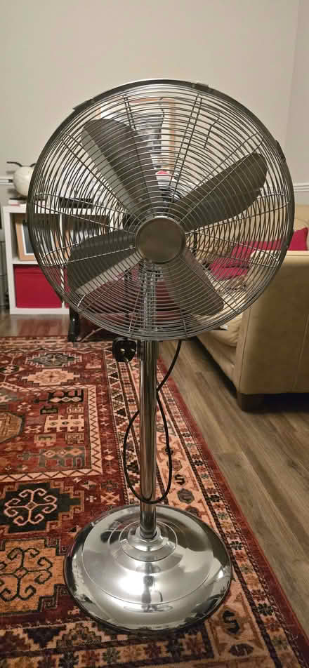 Photo of free Standing fan (Thamesmead DA18) #1