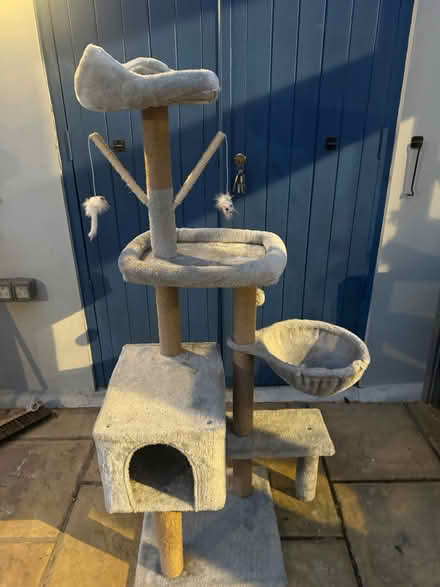 Photo of free Cat tree (Tilehurst RG30) #1