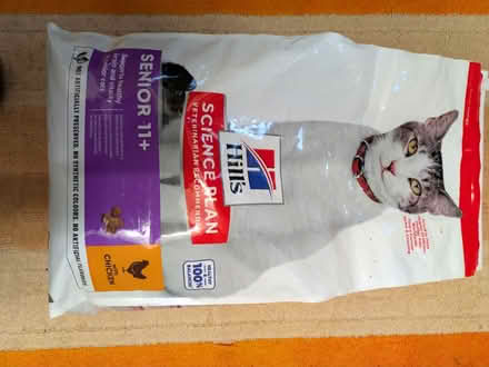 Photo of free Hills science plan cat food Senior (Chiselhampton OX44) #1