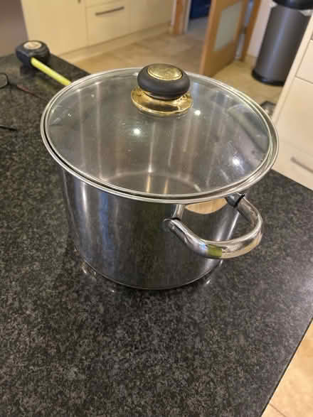 Photo of free Large stock pot (RG4) #1