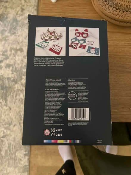 Photo of free 6 unused Christmas crackers (Park street st albans AL2) #2