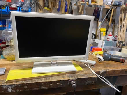 Photo of free 18 inch Samsung colour TV (Kingsbrook HP22) #1