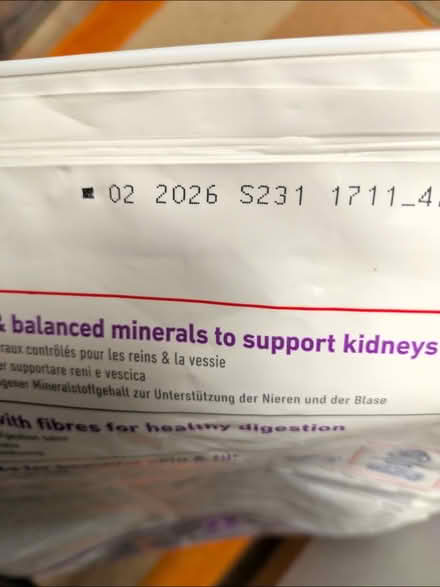 Photo of free Hills science plan cat food Senior (Chiselhampton OX44) #2